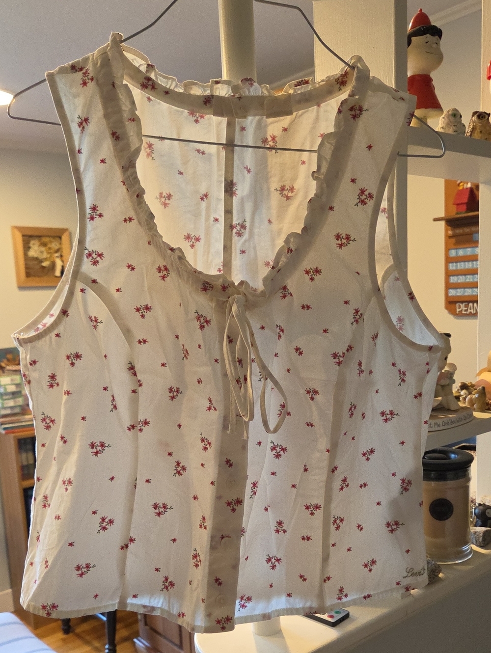 Levi's Women’s White Floral Tie-Front Sleeveless Top